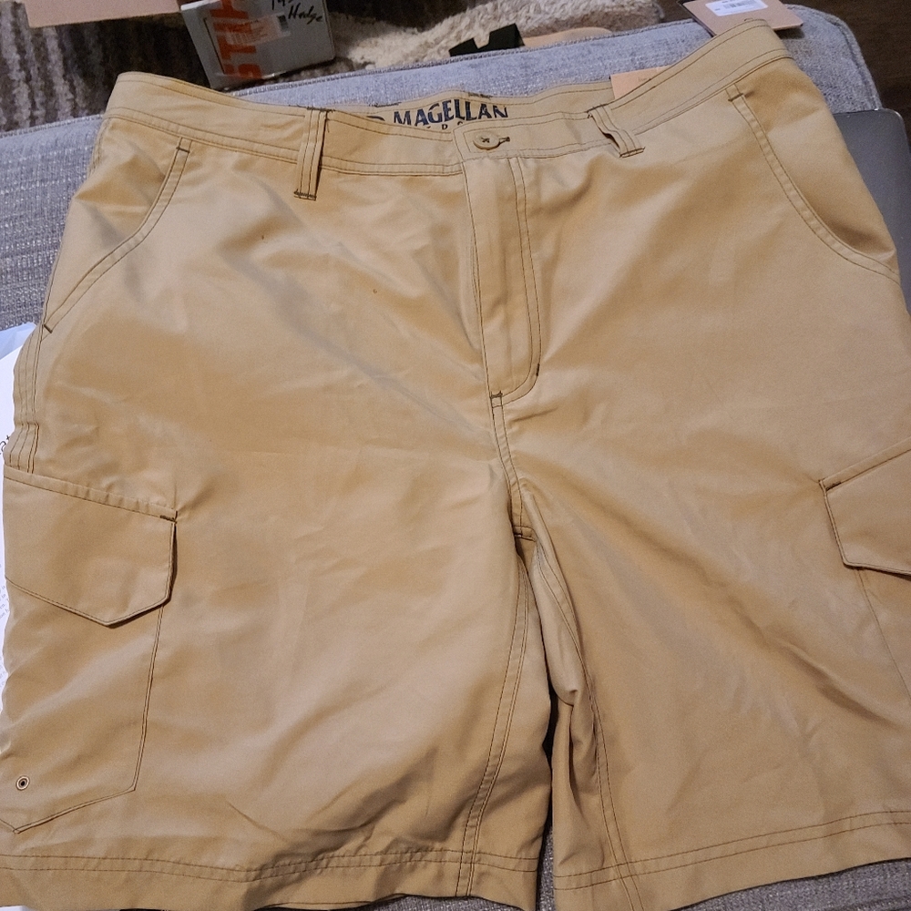 Magellan Outdoors Men's Round Rock Cargo Short